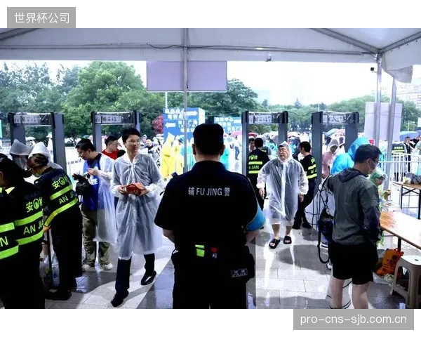 统一票务系统能否根除“跨城黄牛”?还是仅仅为他们提供了更高效的全国作案工具? 统一票务系统能否根除“跨城黄牛”?还是仅仅为他们提供了更高效的全国作案工具?